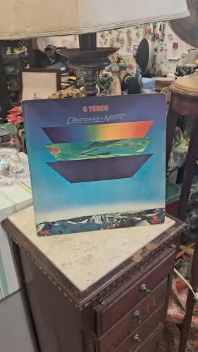 vinil "Criaturas da Noite" da banda brasileira de rock progressivo O Terço. 