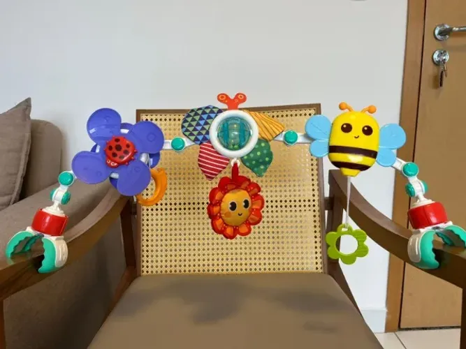 MÓBILE SENSORIAL INFANTIL PARA BERÇO E CARRINHO