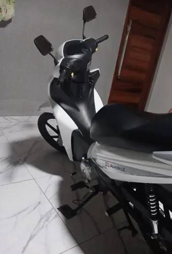 Vende se aveloz conservada 