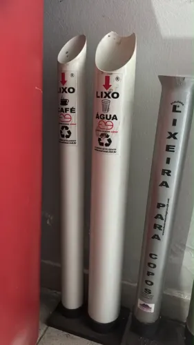Lixeiras para copos