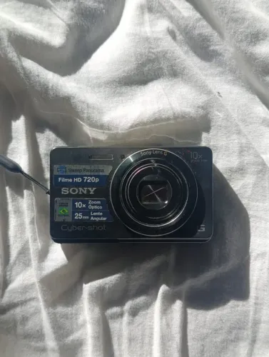 Cybershot Camera SONY DSC-W690