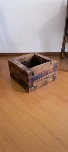 Floreira madeirada