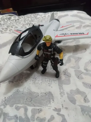 Avião estilo ChapMei  escala 1/18, compatível com Comandos em Ação e SOS Comandos. 