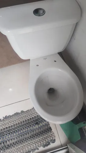 Vendo este vaso sanitário acoplado Eternit leia a descrição do anúncio.