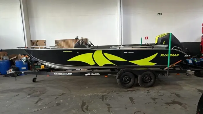 Barco 22 pés, 10 lugares, motor 200
