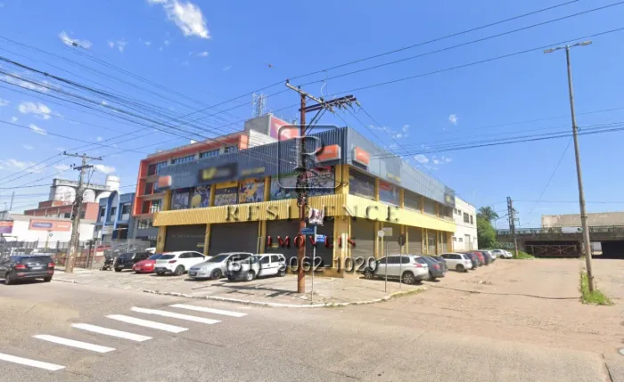 Locação de Prédio Comercial de Alta Visibilidade na Floresta, Porto Alegre-RS: 4 Banheiros