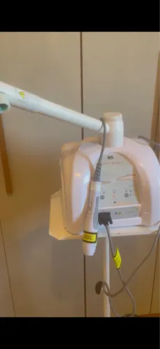 Vapor de Ozônio Profissional com led azul, para Limpeza de Pele e Terapias Capilares.