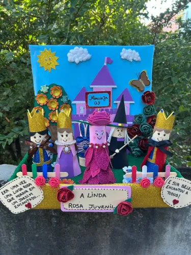 Maquete rosa juvenil