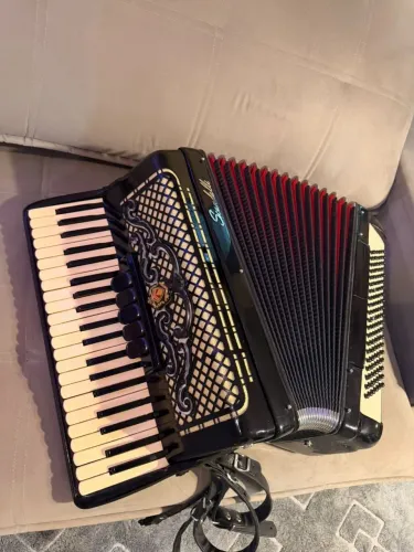 Acordeon Sanfona Scandalli 120 baixos
