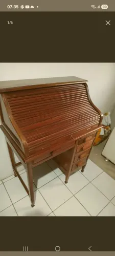Móvel antigo, escrivaninha.