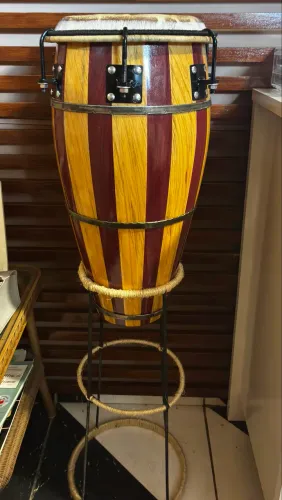 Atabaque 60Cm com Suporte de ferro 
