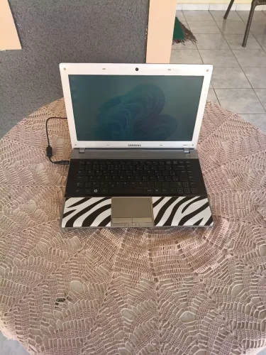 Laptop pra estudos Samsung RV411