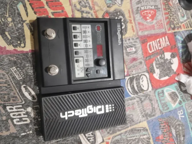 Pedaleira digitech 
