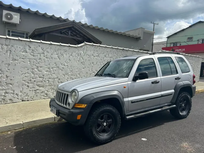 Jeep Cherokee Sport 3.7 4X4 V6 12V Aut. 2006