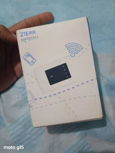 Wi-Fi móvel 4G LTE branco da ZTE, modelo MF920U