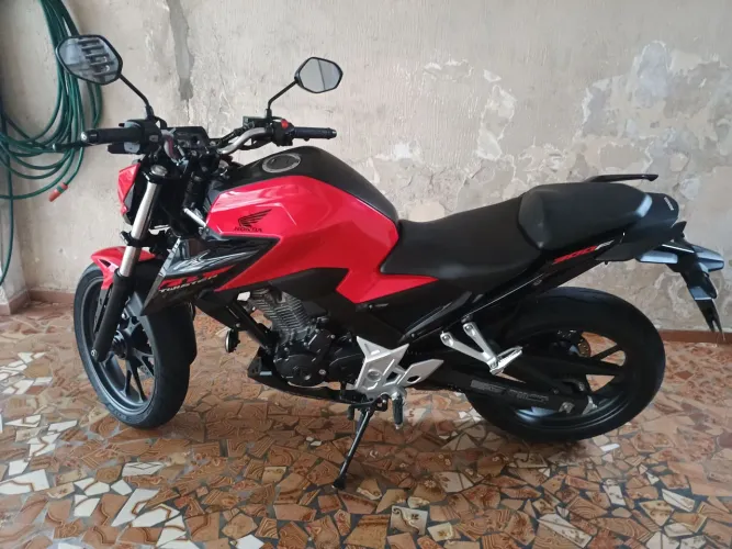 Cb 300 f Twister