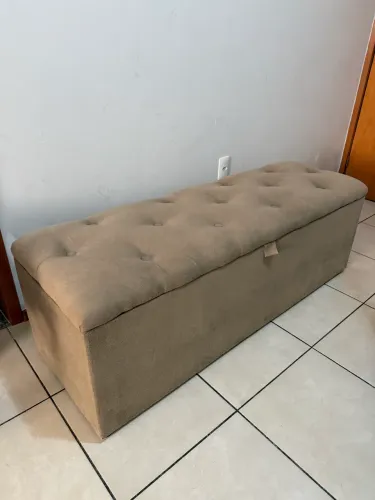 Baú puff cama casal suede cor capuccino