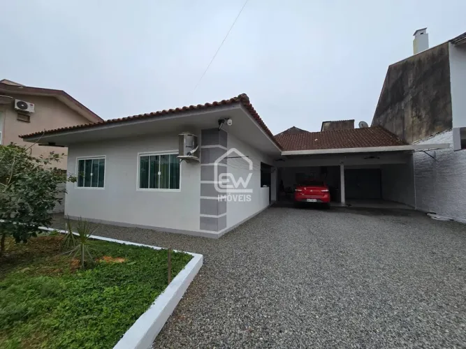Casa com 182m² em Guaramirim/SC
