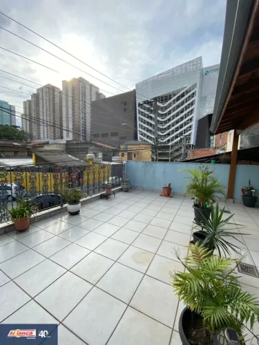 SOBRADO COMERCIAL FRENTE PARA A AV BARTOLOMEU DE CASTRO, AO LADO DO SHOPPING MAIA.