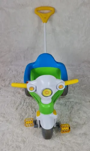 Triciclo Velocita Calesita, Excelente estado. Apenas 150,00