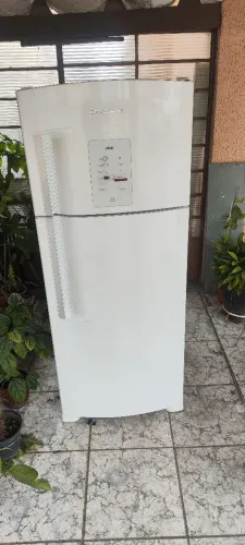 Geladeira Frost Free Brastemp.
