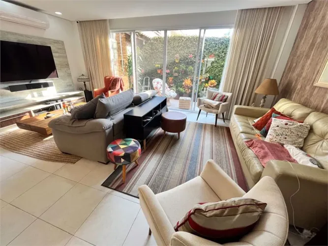 Casa em Condomínio com Espaço Gourmet à Venda na Enseada Guarujá/SP