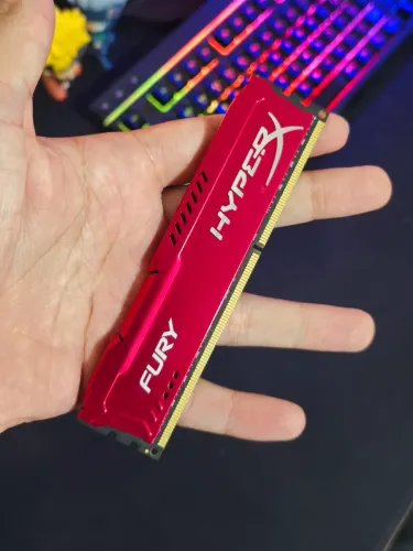 Memória RAM 8GB DDR3 HyperX Fury Gamer Semi Nova Vermelha