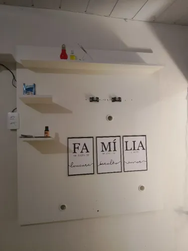 Painel de tv 32 polegadas sem nenhuma marca de uso 50 reais pega na redenção 