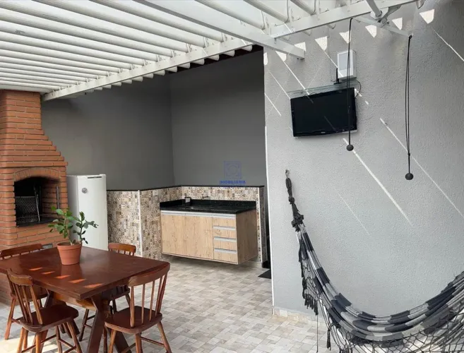OPORTUNIDADE ! TRIPLEX EM CONDOMINIO FECHADO NO VOTURUÁ EM SÃO VICENTE !!