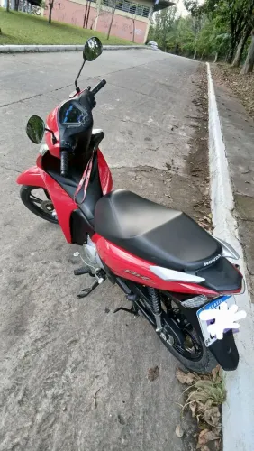 Biz 2024 125c com apenas 8900 rodado manual chave reserva
