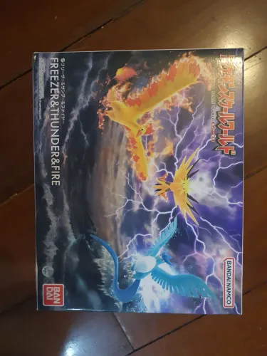 Pokémon Scaleworld Articuno Moltres e Zapdos original na caixa