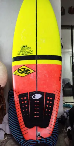 Prancha de surf novinha com bag 195 cm