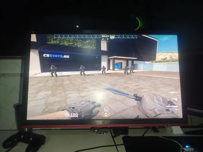 Monitor AOC