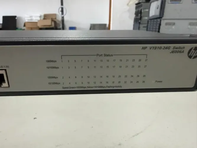 Switch HP V1910-24G (JE006A) - 24 Portas Gigabit + 4 Portas SFP