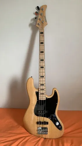 Baixo Strinberg modelo jazzbass