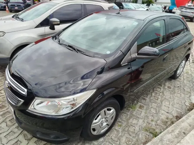 Chevrolet Onix Hatch LT 1.0 8V Flex Power Mec. 4P 2013