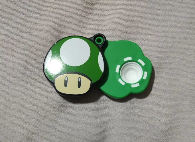 Cogumelo verde Kinder Joy Super Mário