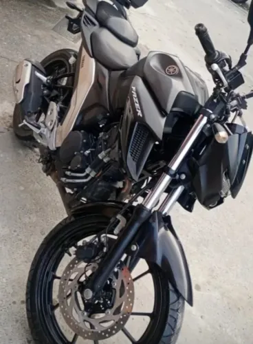 Moto em ótimo estado , só transferir .