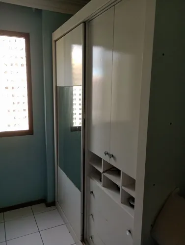 Vende-se um guarda roupa 