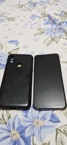 Celular Motorola E40