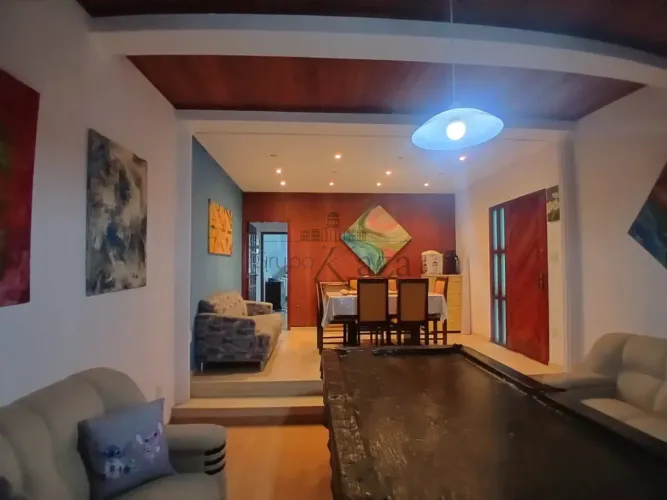 Casa Sobrado - Jardim América - 3 Dormitórios - 180m²