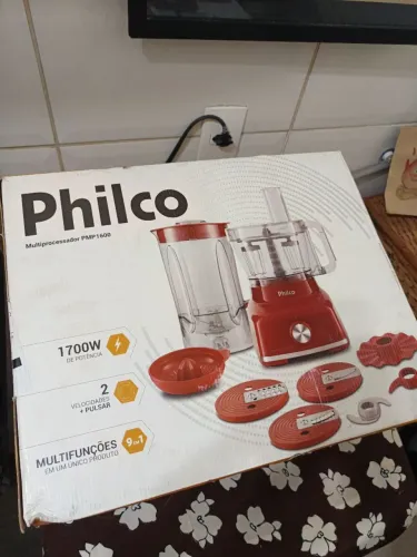 Copo liquidificador com tampa (usado) da marca Philco