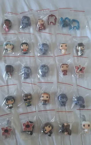 Stranger Things kinder joy (Europa) completo