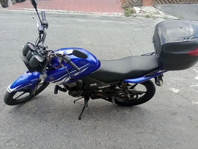 Vende-se moto Yamaha 8.000