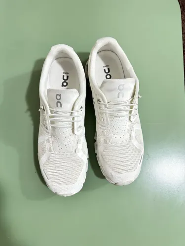 Tênis on running cloud 5 all white