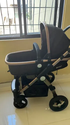 Carrinho Moisés europeu e bebê conforto