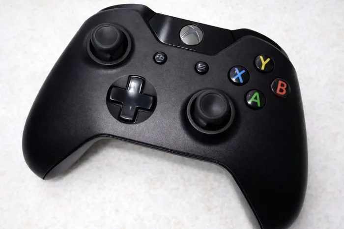 Controle original xbox one.