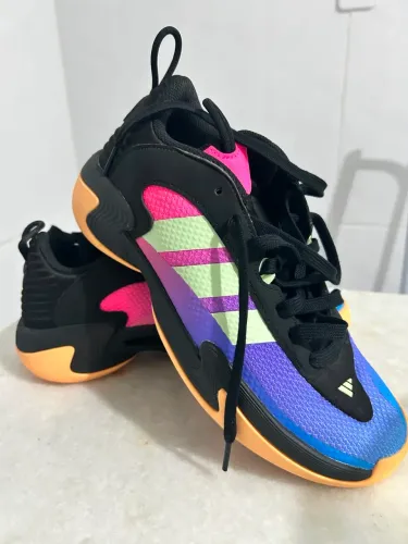 Tênis Adidas Novo