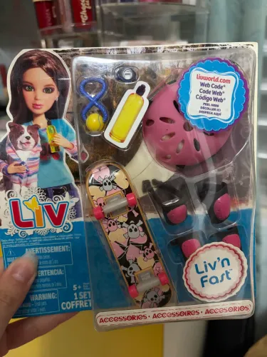 Kit roupinha liv serve para Barbie também