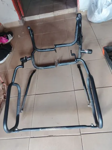 Vendo protetor de carenagem da Titan 160 2025